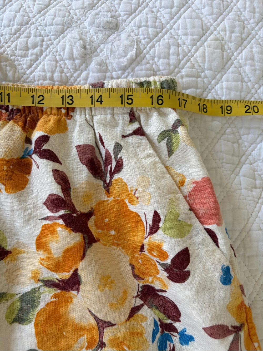 Abercrombie & Fitch Cream Floral Shorts Set with Yellow, Blue and Brown Accents - Picture 11 of 16
